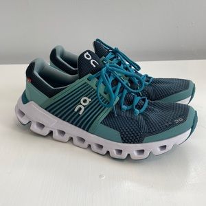 Women’s On Cloudswift size 8.5